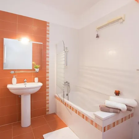 Apartamento With Parking Space - 21070 *